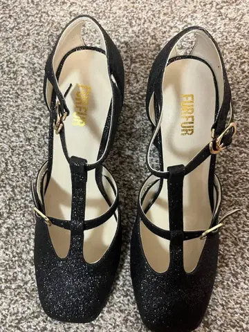 FURFUR 블랙 글리터 펌프스