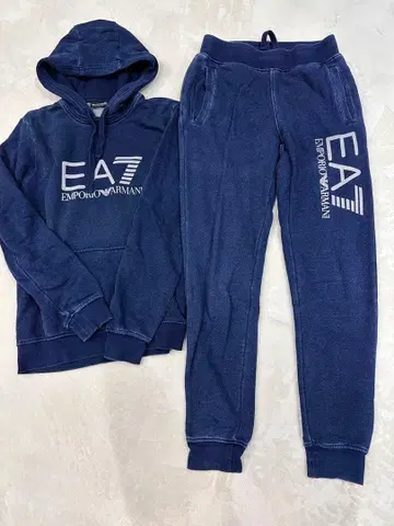 EA7 엠포리오 아르마니 후드 부착 트레이닝복 팬츠 셋업