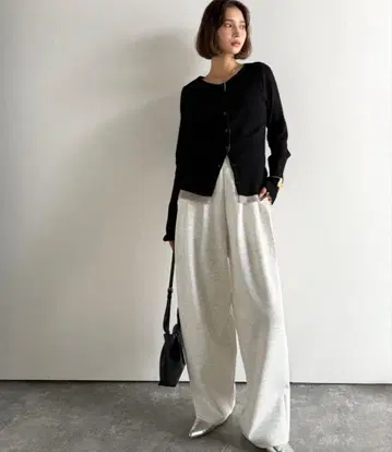 3턱 코쿤 실루엣 종이상자 와이드 팬츠