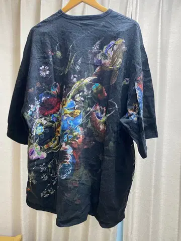 MUSICIAN LAD 꽃무늬 프린트 T셔츠 블랙