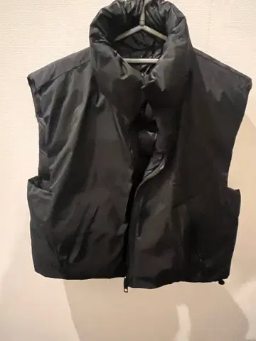 [ ZARA ] 워터 레펠런트 리버서블 크롭 베스트