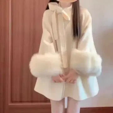 리본 포함 퍼 소매 롱 코트