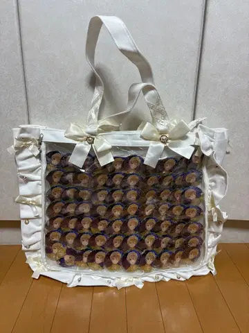 루토군 캔뱃지 70개 A3 이타백 포함