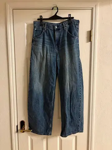 유니클로 배기 커브진스 29인치 컬러 67BLUE 밑단 기장 수선 없음