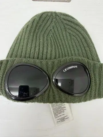 C.P. COMPANY 고글 비니 니트 모자 그린 (흠집 있음)