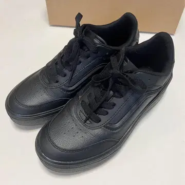 Vans 이삭 블랙 가죽 스니커즈 1일 사용