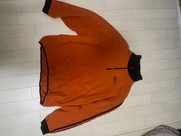 오렌지 플리스 하프 지퍼 자켓