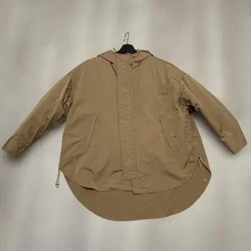 베이지 후드 부착 점퍼