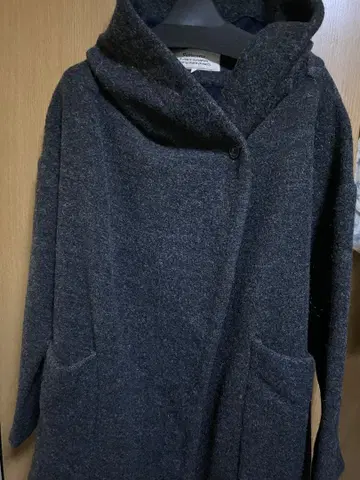 베리떼꾸르 후드 부착 코트