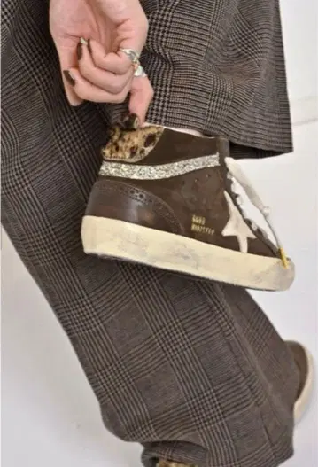 새상품급! 라빠르망 GOLDEN GOOSE MID STAR 37