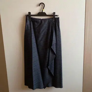 투모로우랜드 컬렉션 고급 원단 다크 그레이 체크 무늬 스커트