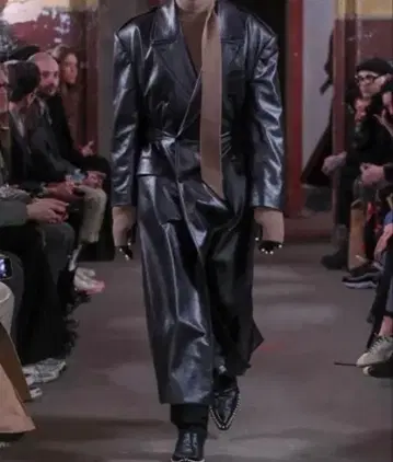 JOHN LAWRENCE SULLIVAN(존 로렌스 설리번) 코트