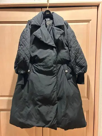 Rady 블랙 롱 코트 충전솜 퀼팅 롱 코트