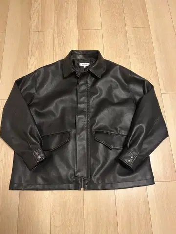 블랙 가죽 자켓 오버 사이즈