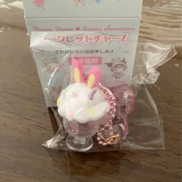 mezzo piano x 산리오 캐릭터즈 시크릿 참