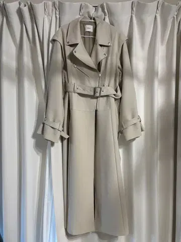 베이지 롱 코트