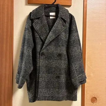 울 혼방 그레이 계열 체크 더블 브레스트 코트
