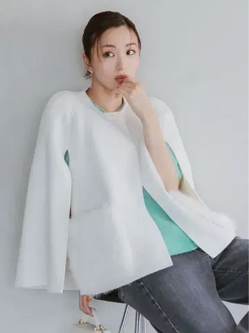 [ 새상품급 ] CELFORD 퍼 포켓 케이프 자켓 화이트