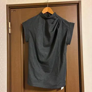 미사용 새상품 ak+1 BEAMS 턱 트윌 블라우스 차콜 그레이