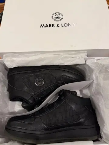 마크앤로나 골프화