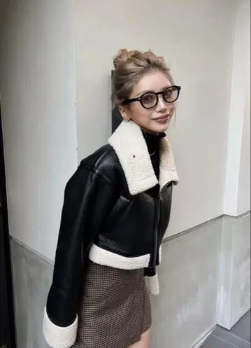 [ 새상품급 ] DIANTE 무스탕 크롭 자켓