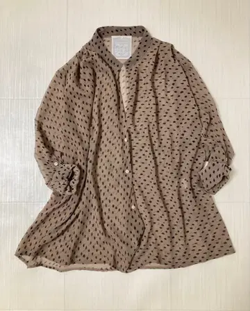 BEARDSLEY 비침 변형 도트 드레이프 블라우스 시어 셔츠 브라운