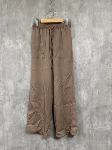 LUCA LADY LUCK LUCA 패치 포켓 새틴 와이드 팬츠