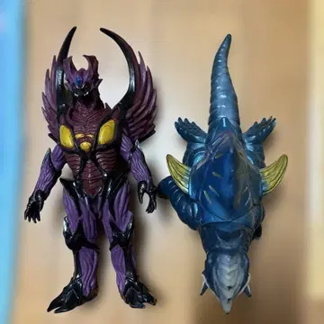 울트라맨 시리즈 보라색 괴수 피규어