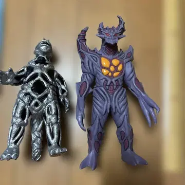 괴수 피규어 실버 보라색 세트