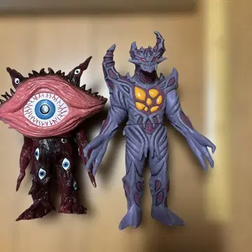 울트라맨 시리즈 괴수 피규어 2체 세트