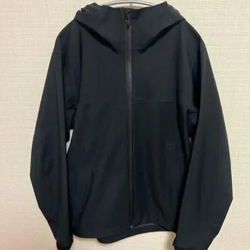 UNIQLO 블록 테크 후드티 (3D 컷) 블랙