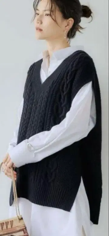 green label relaxing 해밀턴 아란 V넥 니트 베스트