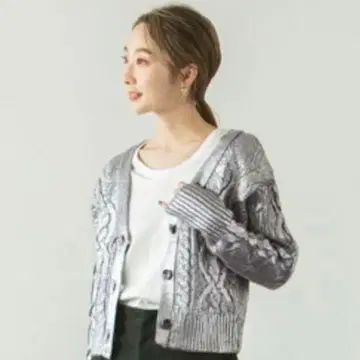 새상품급 NOBLE 케이블 니트 가디건 그레이 실버 호일 프린트