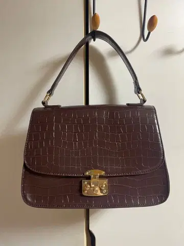 [ MOUSSY ] 다크 브라운 핸드백