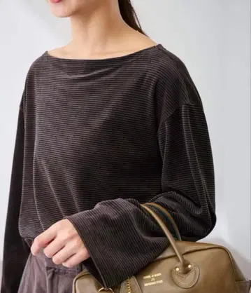 [택 포함 새상품] 벨로아 보더 풀오버 여성용 브라운