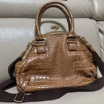 브라운 크로커다일풍 핸드백
