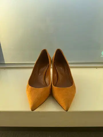 카멜 스웨이드 스틸레토 펌프스