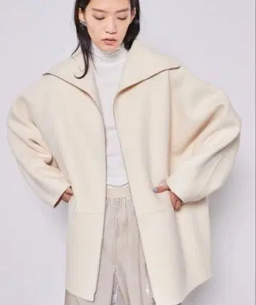 스터닝 루어 지퍼 코트