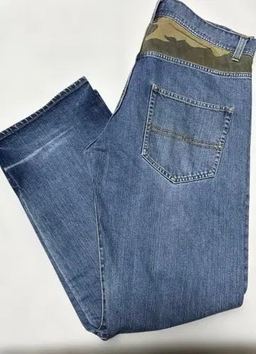 타미힐피거 데님. 카모플라주 청바지