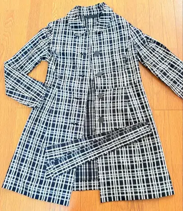 UNTITLED 체크 무늬 트렌치코트 사이즈 2