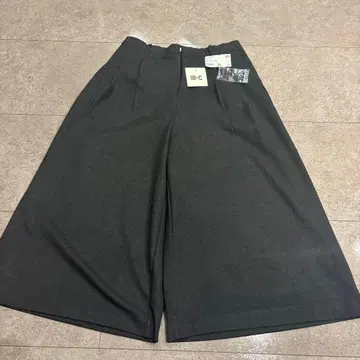 UNIQLO 다크 그레이 XL 큐롯