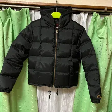 EVISU 후드 부착 다운 자켓 블랙