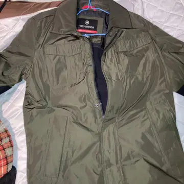 VICTORINOX 블랙 다운 자켓 S