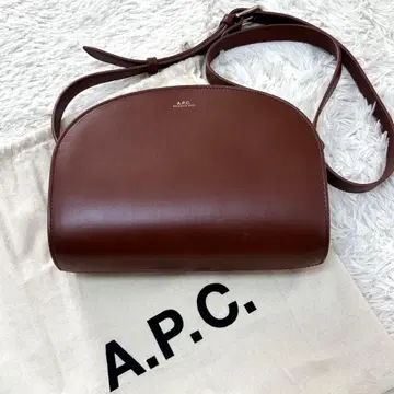 A.P.C 아페쎄 숄더백 브라운 가죽