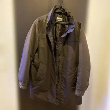 유니클로 에어 터치 코트 다크 브라운 나일론 자켓