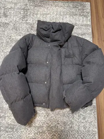 BREATH 숏 기장 다운 그레이 L