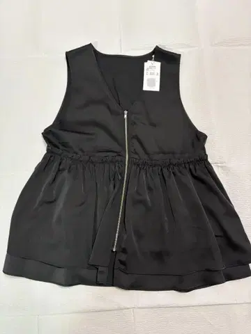 [ 새상품 ] LEPSIM 블랙 개더 ZIP 베스트