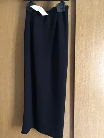 미사용 새상품 LOUNGEDRESS 분또 ZIP 타이트 스커트 블랙