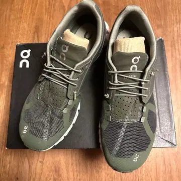 [ 새상품급 ] on 스니커즈 Cloud M WS-ON013 사이즈 9