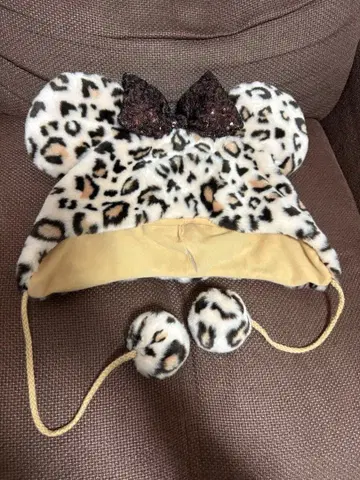 레오파드 무늬 귀도리 모자